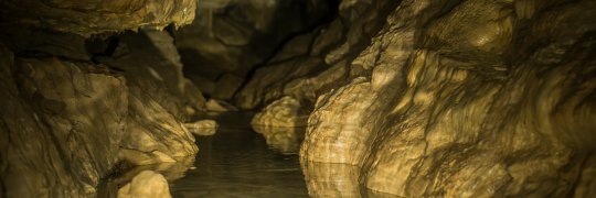 Höhlenfluss in der Falkensteiner Höhle